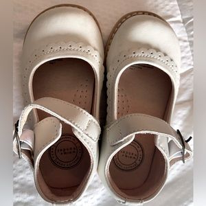 Whim and Wander Mary Janes by SweetHoney Size 7 Toddler White